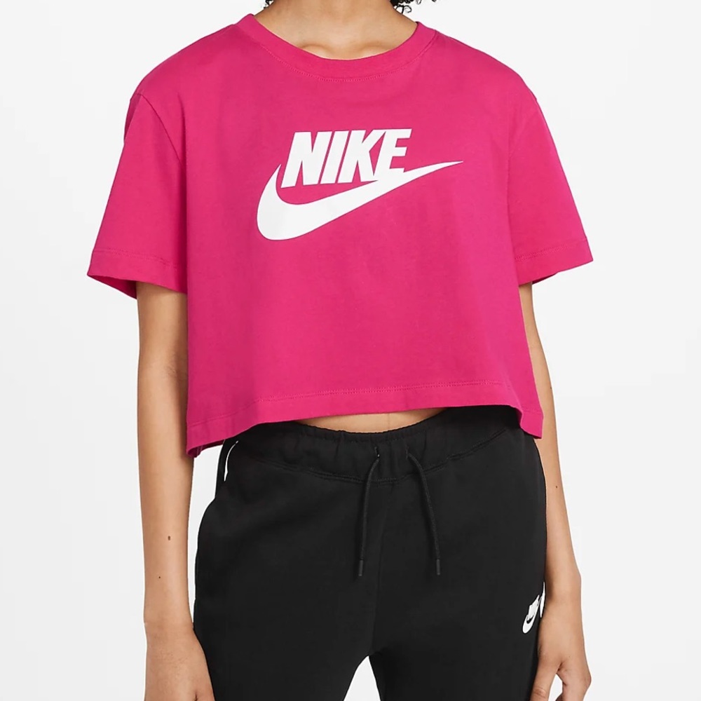 Nike Cropped Tee